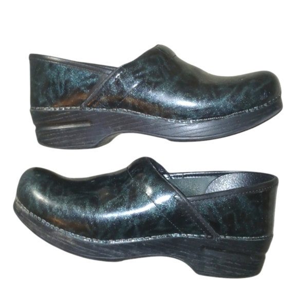 Dansko Blue/Green Marbled Tie Dye Patterned Professional Clogs Women's size 9 - Picture 12 of 12